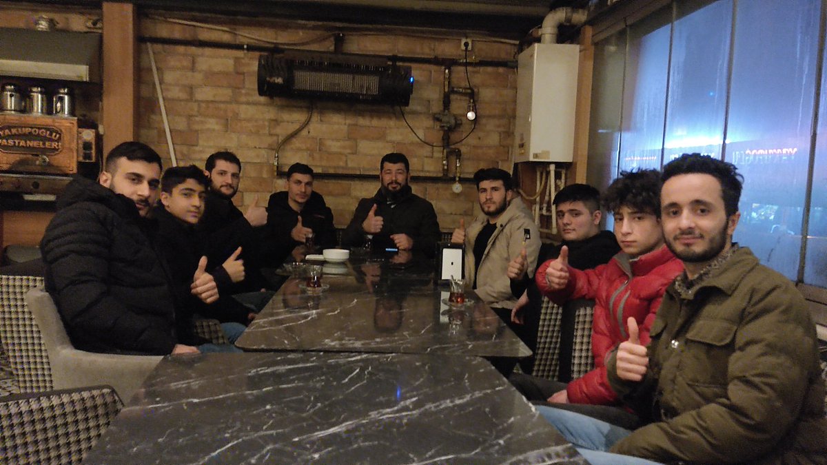 Başakşehir ilçe gençlik kolları olarak başkanımız Sn Ercan ÇITAK <a href="/ercancitak58/">Ercan Çıtak</a> öncülüğünde, Güvercintepe mahallemizin toplantısına katıldık ve mahalle teşkilatımıza yeni katılan dava arkadaşlarımızla tanıştık.. Toplantımızda faiz lobisine karşı Adil Düzen davamızdan bahsettik🇹🇷👍🏻