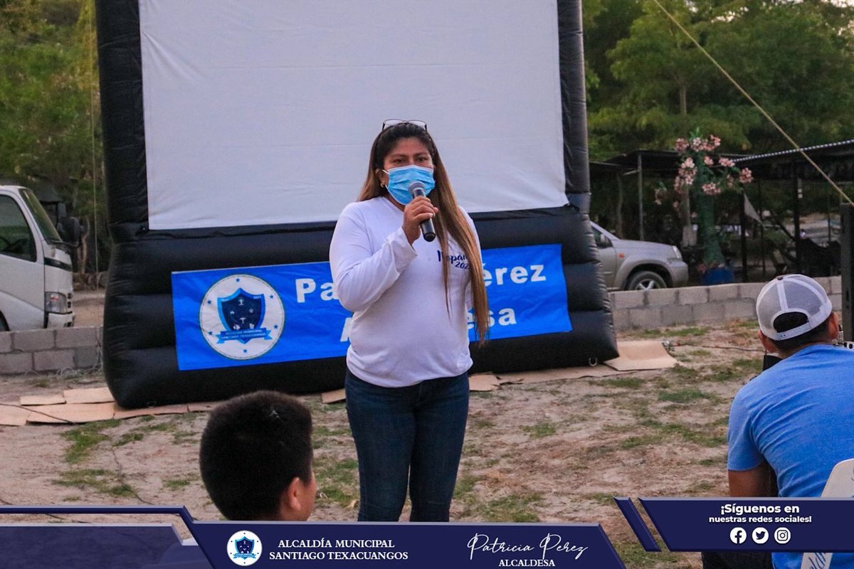 AlcaldiaStx's tweet photo. Gracias a la gestión de nuestra alcaldesa Patricia Pérez pudimos llevar la experiencia del cine comunitario esta vez a Joya Grande. 🎥🍿 Niños, jóvenes y adultos pudieron disfrutar de este evento desde su comunidad de esta manera se da apertura a más espacios de convivencia https://t.co/BLIqoqddXp