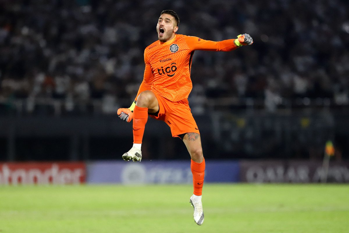OlimpiaMedia's tweet photo. 🗣 ¡𝐔 𝐑𝐔 𝐆𝐔𝐀 𝐘𝐎 - 𝐔 𝐑𝐔 𝐆𝐔𝐀 𝐘𝐎! 🇺🇾

📸 @Libertadores.

#Olimpia𝗡𝘂𝗻𝗰𝗮Para ⚪⚫⚪ https://t.co/LiiJkOfl2s