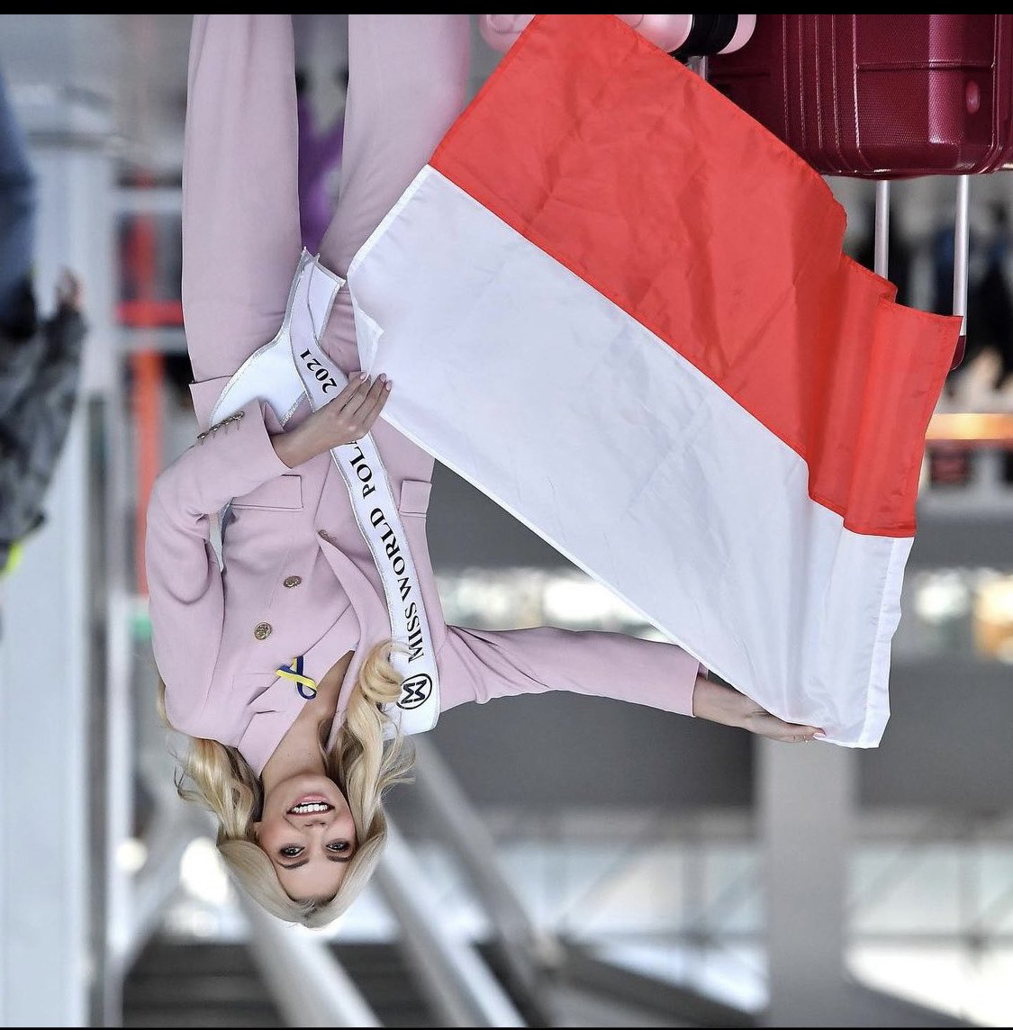 renaisancecrown's tweet photo. Congratulations Indonesia. #MissWorld2021 https://t.co/49rNiwtcus