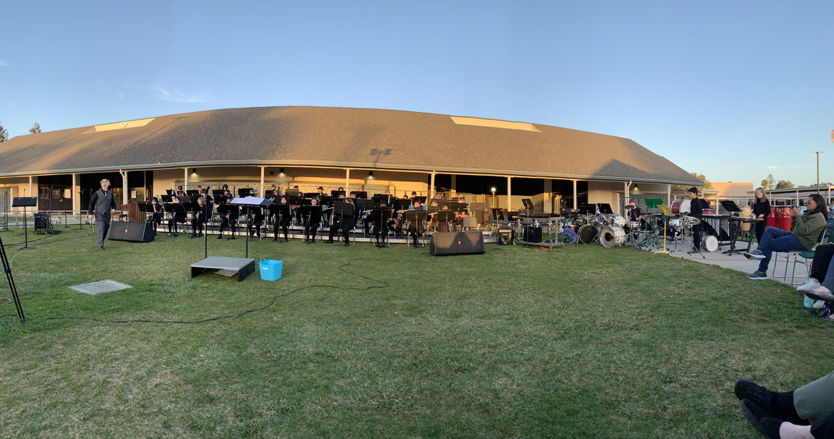 SusanPeers's tweet photo. Another wonderful outdoor music concert @chriskay @UMSTIGERS https://t.co/cXjEU59mZt