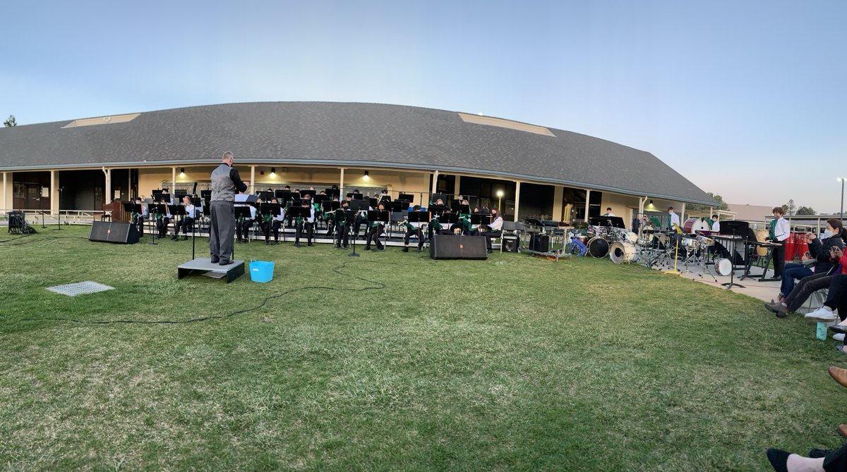 SusanPeers's tweet photo. Another wonderful outdoor music concert @chriskay @UMSTIGERS https://t.co/cXjEU59mZt
