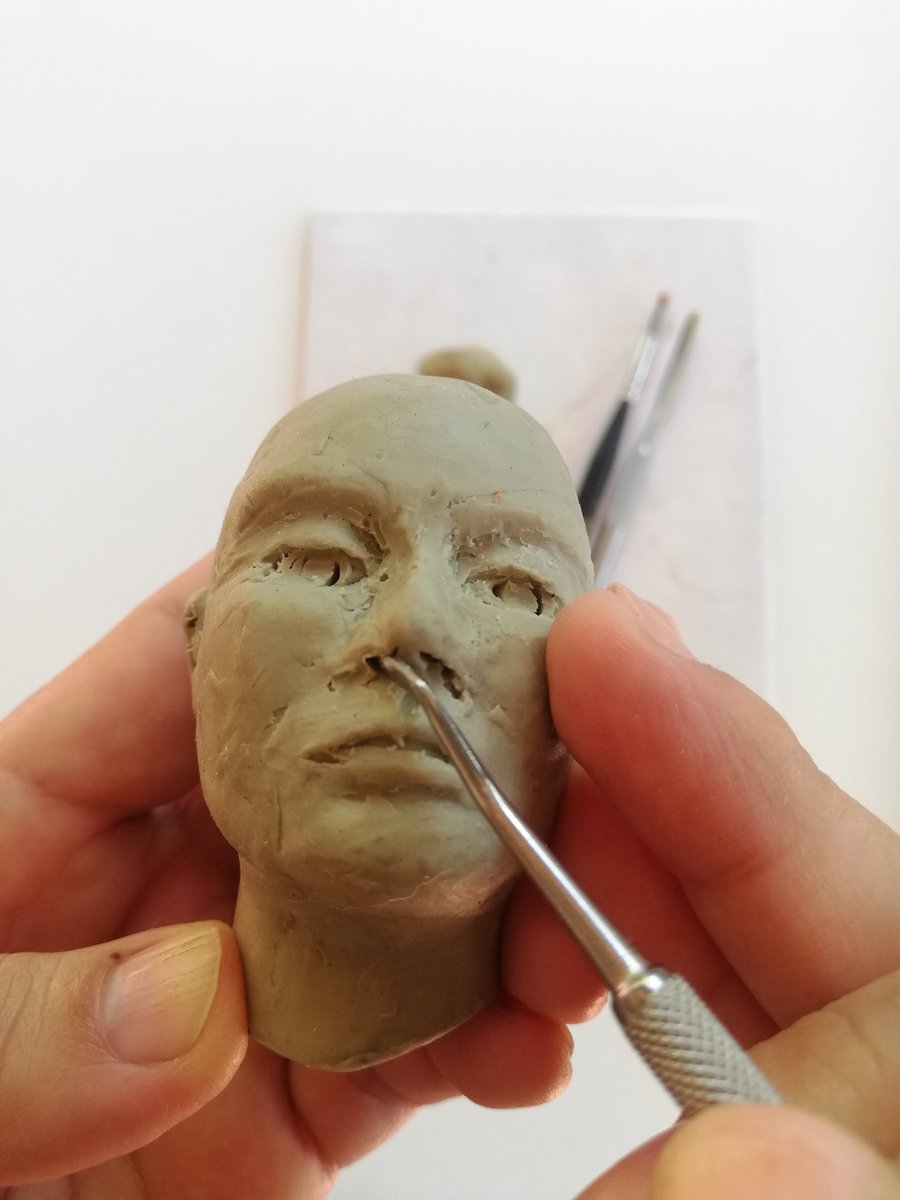 lalelobos's tweet photo. Modelado de rostros femenino, con plasticera.
#plasticera #escultura #artevisuales #arte https://t.co/k6zMxDtcsb