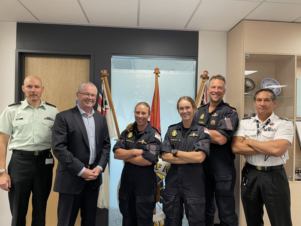 Chief of Navy NZ (@yoursaye_nz) on Twitter photo Great to meet divers from the Royal Canadian Navy on exchange Te Taua Moana o Aotearoa. Quick photo with masks off so that we could remember this moment - enjoy your stay! <a href="/Comd_RCN/">VAdm/Vam Angus Topshee</a> Great to meet divers from the Royal Canadian Navy on exchange Te Taua Moana o Aotearoa. Quick photo with masks off so that we could remember this moment - enjoy your stay! <a href="/Comd_RCN/">VAdm/Vam Angus Topshee</a>