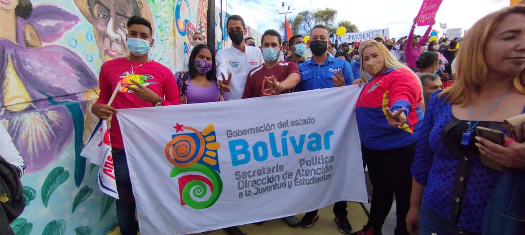 DirJuventud_GEB's tweet photo. #16Mar|| Desde las instalaciones de la Concha Acústica del Parque Leonardo Ruiz Pineda Ciudad Bolivar Municipio Angostura del Orinoco, se llevó acabo la Presentación de los 100 Días de Gobierno del Gobernador @amarcanopsuv 
@NicolasMaduro
@SecretariaPoli2
@SCI_Bolivar https://t.co/T3T4UuEloC