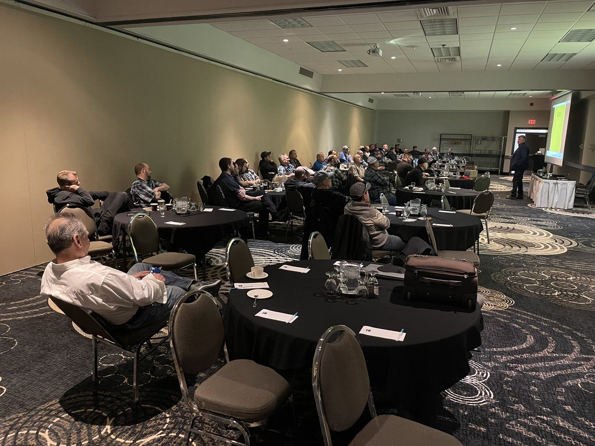 What a great turn out today at 4R Agronomy’s meeting <a href="/Philparkeragri/">Phil Parker P.Ag CCA</a>. Thank you <a href="/ElstonSolberg/">elston solberg</a> <a href="/mikedolinski/">Michael Dolinski</a> - great conversations about #soilnutrients#plantphysiology#cropseason2022