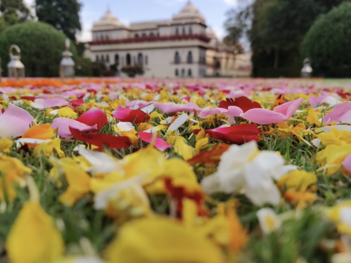 Rambaghpalace's tweet photo. 𝐏𝐡𝐨𝐨𝐥𝐨𝐧 𝐊𝐢 𝐇𝐨𝐥𝐢
Immerse yourself in an ethereal experience with traditional holi songs and cultural performances and finally ending the boisterous evening with a sumptuous dinner highlighting the delicacies of the festival.

#rambaghpalace #holi #holi2022 https://t.co/WpQzGhXRuf