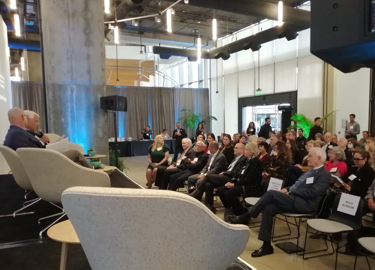 TiBinational's tweet photo. Congratulations @BurnhamCenterSD! for the wonderful #TercerPais Book Launch yesterday at the all new @UCSDPark_Market. This event is a perfect example of our #BinationalRegion being #StrongerTogether #2Countries1Region https://t.co/rDOEbZsZHJ