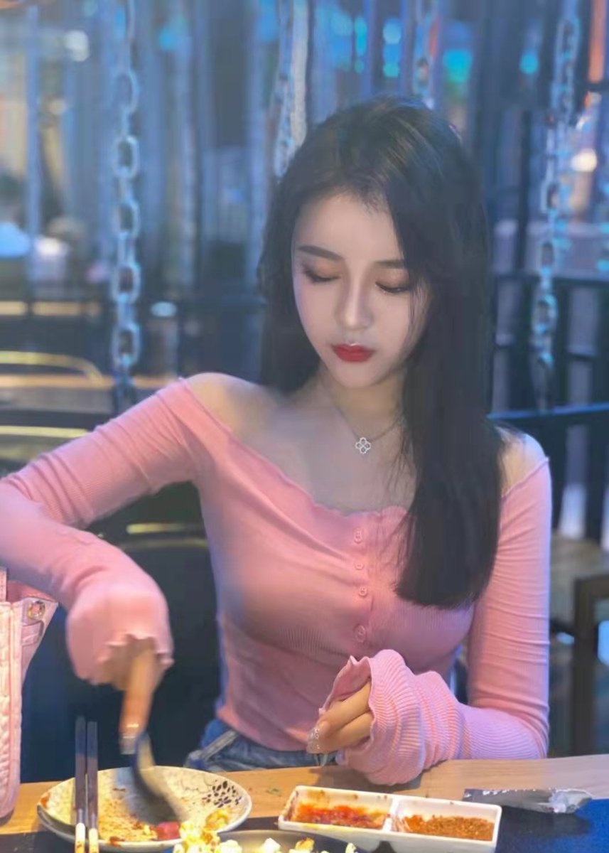 ruanruanmama's tweet image. 来，妈妈带你吃好吃的。#性感 #美女 #洗脑 #儿子 #狗儿子 #sm #SM