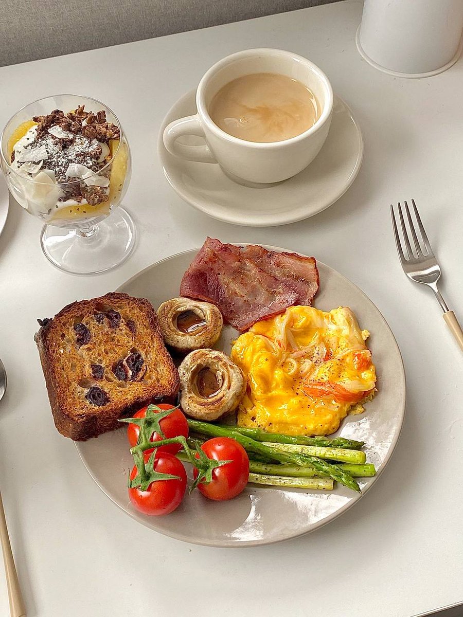 yigui852's tweet photo. Good morning, everybody. This is breakfast prepared by my wife https://t.co/4SPZwCmX8g