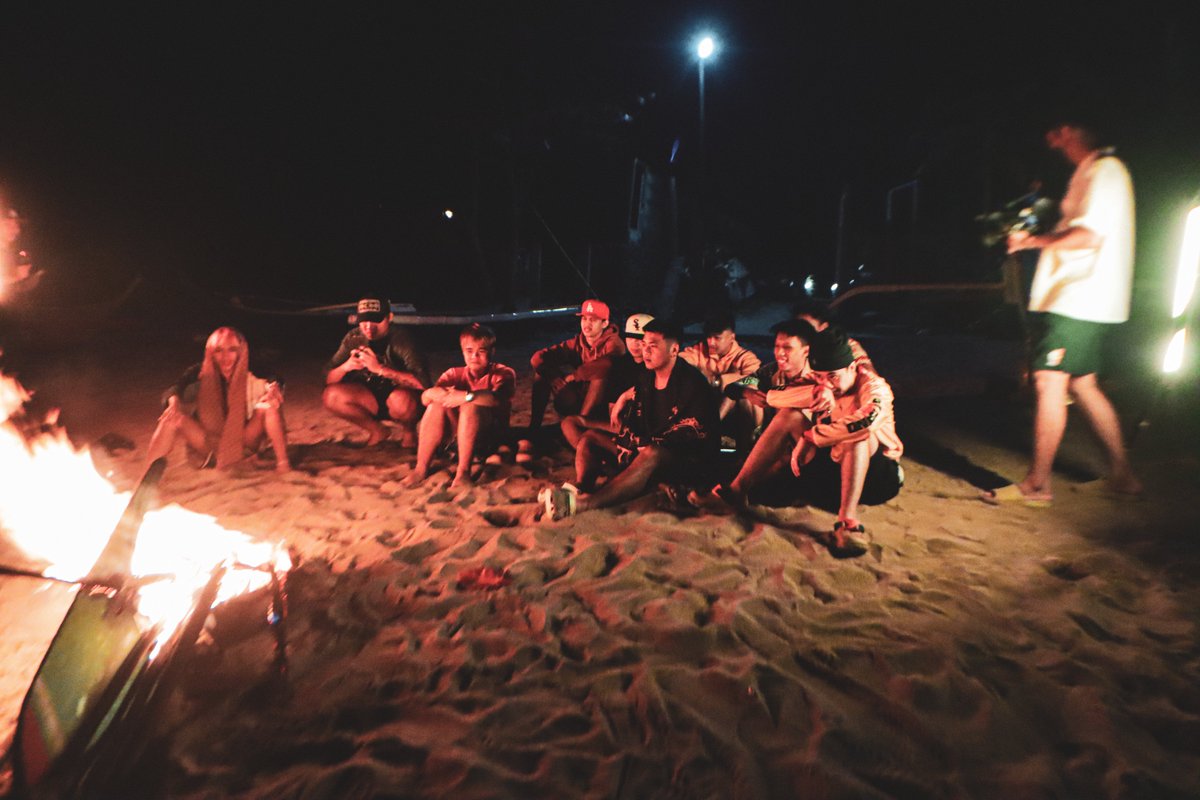 8BallinUniverse's tweet photo. Summer vibes all the way!
"Alon" lalabas na mamayang 12mn.

Pre-save na: https://t.co/Ootu0eD9c9

#8BALLINALON https://t.co/FefyCsyDys