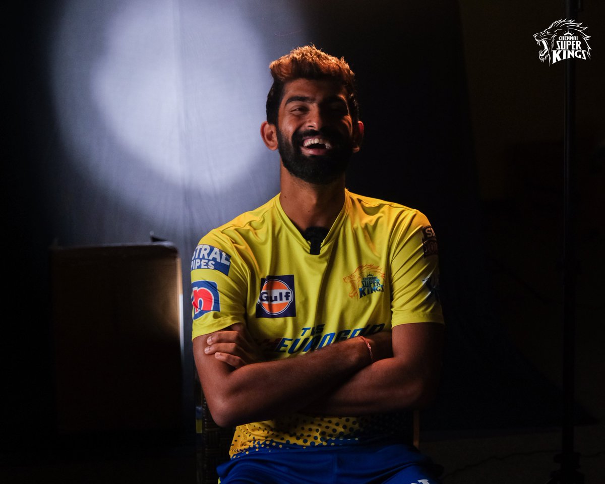 ChennaiIPL's tweet photo. Starting the day with JagEE😁📸

#WhistlePodu 🦁💛 https://t.co/pU5FvnTjIy