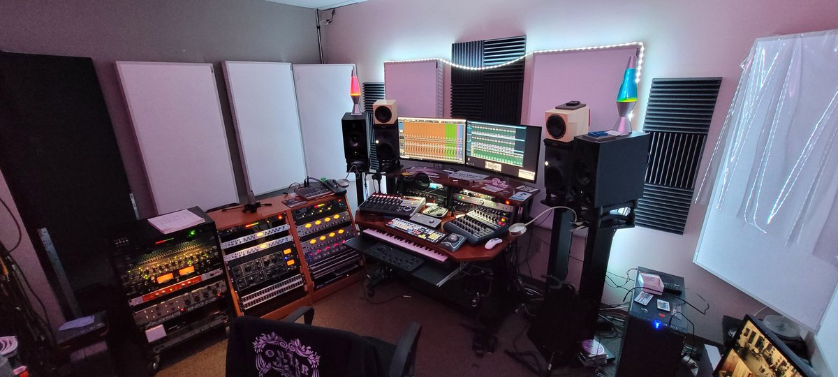 cheapsk8studios's tweet photo. We continually upgrade and update our equipment to ensure that we are providing our customers with the best recordings, #mixes, and results possible.
Don't let the name fool you. Top notch equipment and experience at a great rate!
#Cheapsk8 #Studios  #recording #studio https://t.co/dS745Cnt3u
