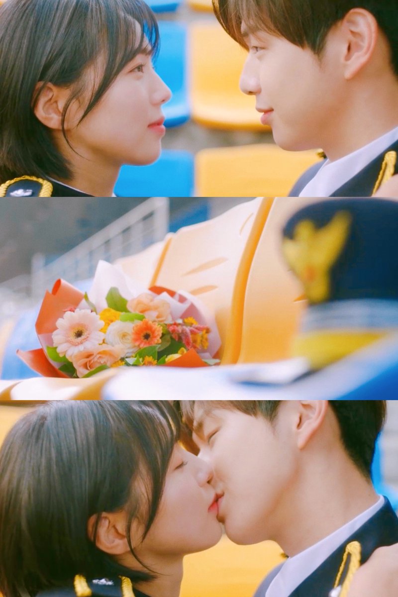 yx_jang's tweet photo. Eunkang: “ If I have to do this all over again to meet you…”
Seunghyun: “ I’ll gladly do so anytime.”
#RookieCops #ChaeSooBin #Eunkang #KANGDANIEL #Seunghyun https://t.co/ANEXr52ug7