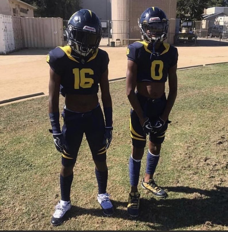 CoachCA4's tweet photo. A rare picture of @RodrickP16 and @AndersonnJJJ playing youth football together 13u #ATHU #hotrod⭐️⭐️⭐️⭐️ #AgentZero⭐️⭐️⭐️⭐️ #noflyzone #lockdown @GeeJackson10 #CaliBears #Djacc #SPEEDSTAR #GBO https://t.co/6usKkaYn7d