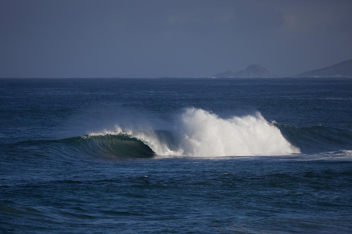 Right before I paddled out and got pitted all by myself. Solo sessions still exist 💙