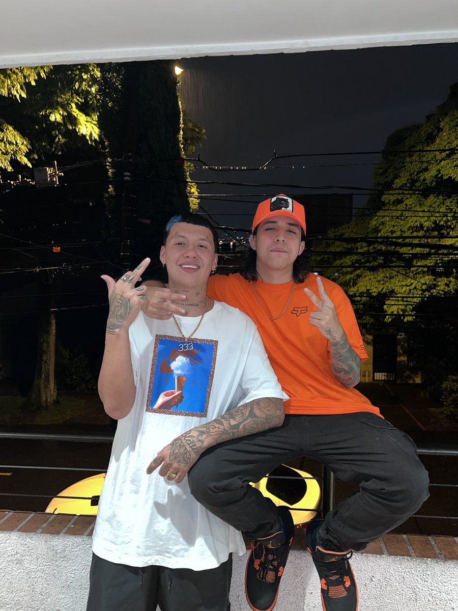 WestCOL_'s tweet photo. Rompimos twitch colombia @BlessdOficial https://t.co/e9wwVLns2o