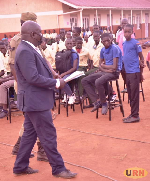 Andrew Omunu, the Kwania DEO is in police custody under the orders of Denis Hamson Obua, the State Sports Minister for the alleged mismanagement of Shillings 399 million for constructing and equipping Aduku seed secondary school.

#UnityfmNews