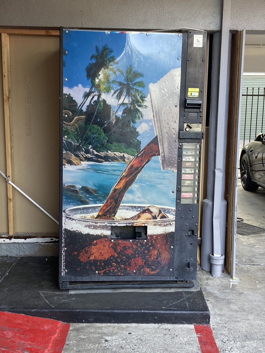 SmokeBreakClay's tweet photo. California roadside fruit stand, excellent yam, indeterminate beverage dispenser. #Sacramento #NCECA https://t.co/4cvPfY3WM9