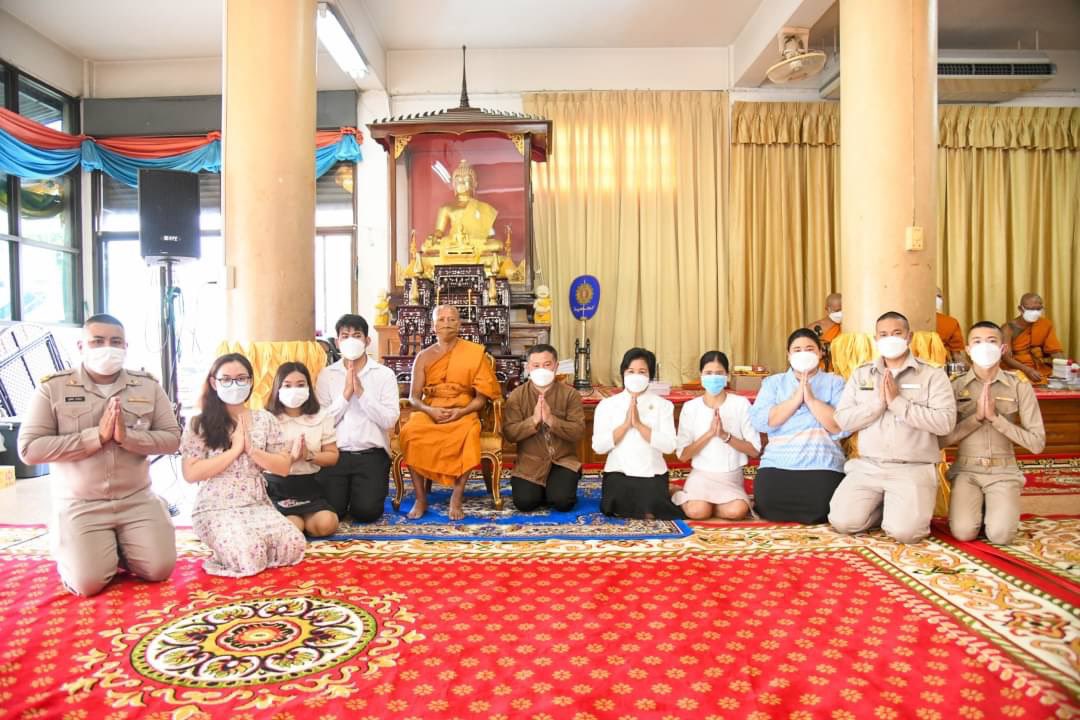 drathai's tweet image. วันพฤหัสบดีที่ ๑๗ มีนาคม ๒๕๖๕ เวลา ๐๙.๐๐ น.
นายเกรียงศักดิ์ บุญประสิทธิ์ อธิบดีกรมการศาสนา มอบหมายให้นางสุรีย์ เกาศล เลขานุการกรม เป็นประธานในการถวายภัตตาหารเพล เนื่องในวันปฏิบัติธรรมสวนะ ณ วัดแก้ว กรุงเทพมหานคร