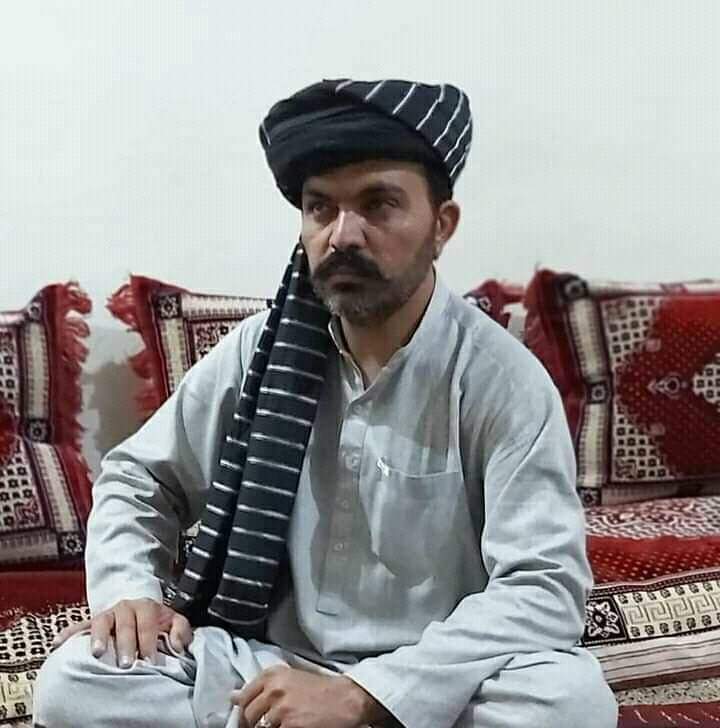 Abdulhananhimat's tweet photo. دعلم ګل ورور ازاد سړی و او دتېر نظام بقایه،  
جرم یې کړی و ونیول سو،  اوس تر سختو تعذیبونو لاندي دی،  دده دجرم له مخې یې ورور له دندې لرې سو، 
نور نو باید څه سوې وای.  په ��یره اداره کې خو له مشره تر کشره ټول په اخته و، چې وبه نیول سو نوره ترفیع به یې وکړه.  
ببین تفاوت https://t.co/Fn0YupEFzN