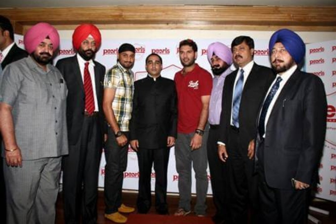 एक स्वतंत्र राष्ट्र राज्य के लिए इससे ज्यादा दुःखद क्या होगा कि करोड़ों नागरिकों को ठगने वाले ठग जेल की जगह सदनों में माननीय बनकर बैठ जाएं और वह कानून के रक्षकों को आदेशित करने लगें।
मान की जगह हरभजन को संसद भेजेगी आप!
#मिशन_भुगतान
#ठगों_को_फांसी_दो
हमारा पैसा वापस करो
#PACL