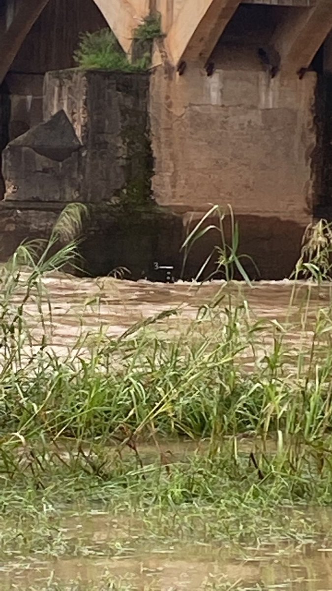 It’s about 15cm lower than same time last week.
If the forecast is correct and no more rain falls then expect 2.2m for day 1 and 2m for day 2. The water will also be clean. These are probably the best conditions for paddling the Umko Marathon. Fast , fun and clean.