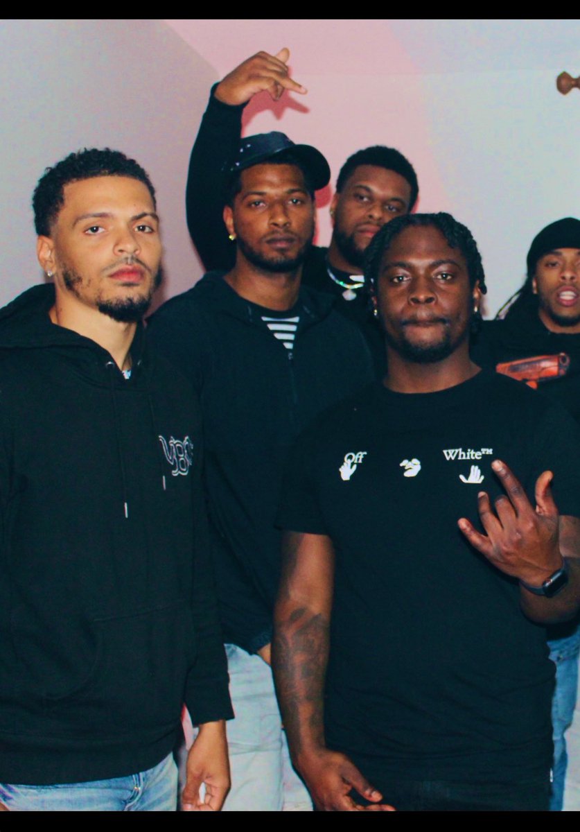 _balencii1's tweet image. Love 5L 
 #LLB ❤️🕊