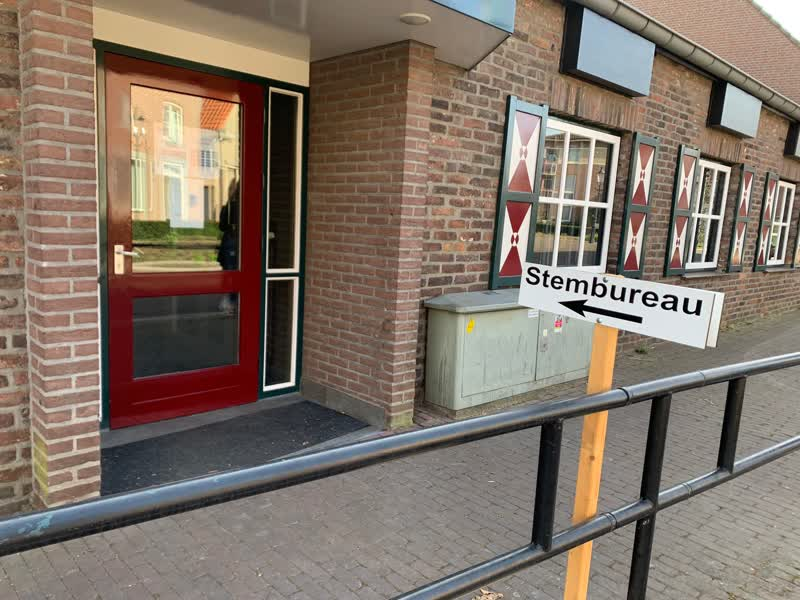 Veel kiezers in gemeente Beesel laten het afweten: omroeppenm.nl/nieuws/uitgeli…
