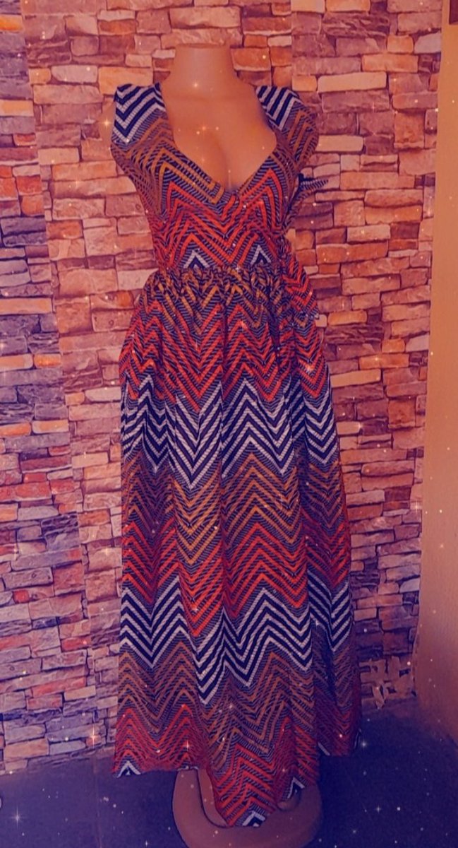 maureen_dammy's tweet photo. Hello, @davido I am a baker and a fashion designer based in ibadan, #1m will get me an industrial sewing machine to help facilitate my sewing business and also s top up cake training from @TheCakeChancery  and also help set up my own cake studio. #Wrblo https://t.co/4ECC4IZn1M
