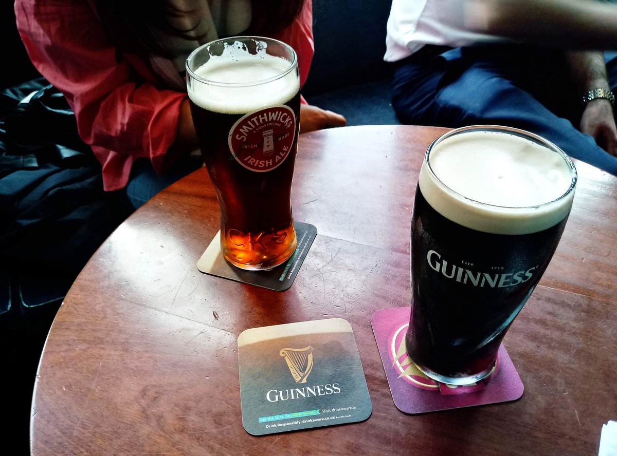 Happy St.Patrick's Day to all my Irish friends!!! 🇮🇪 Pic taken in <a href="/PetersPubDublin/">Peter's Pub</a> in #Dublin downtown #StPatricksDay #Ireland #GuinnessStPatricksDay