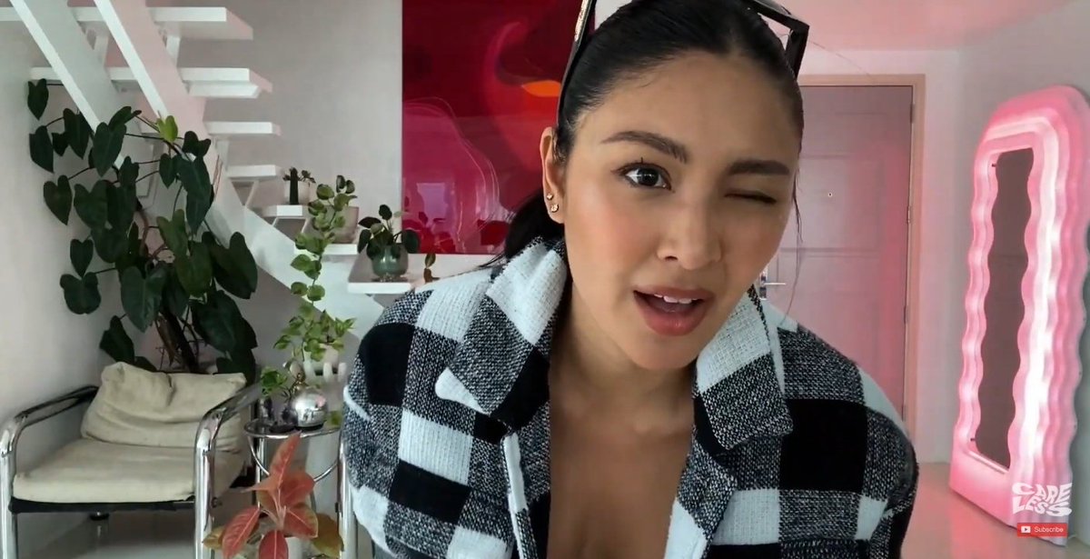 nozomistyles's tweet photo. i screamed when she winked 😭

James Reid x JAY B x ØZI  
#HelloLegendsOnlyMV https://t.co/9wOJtYCJbd
