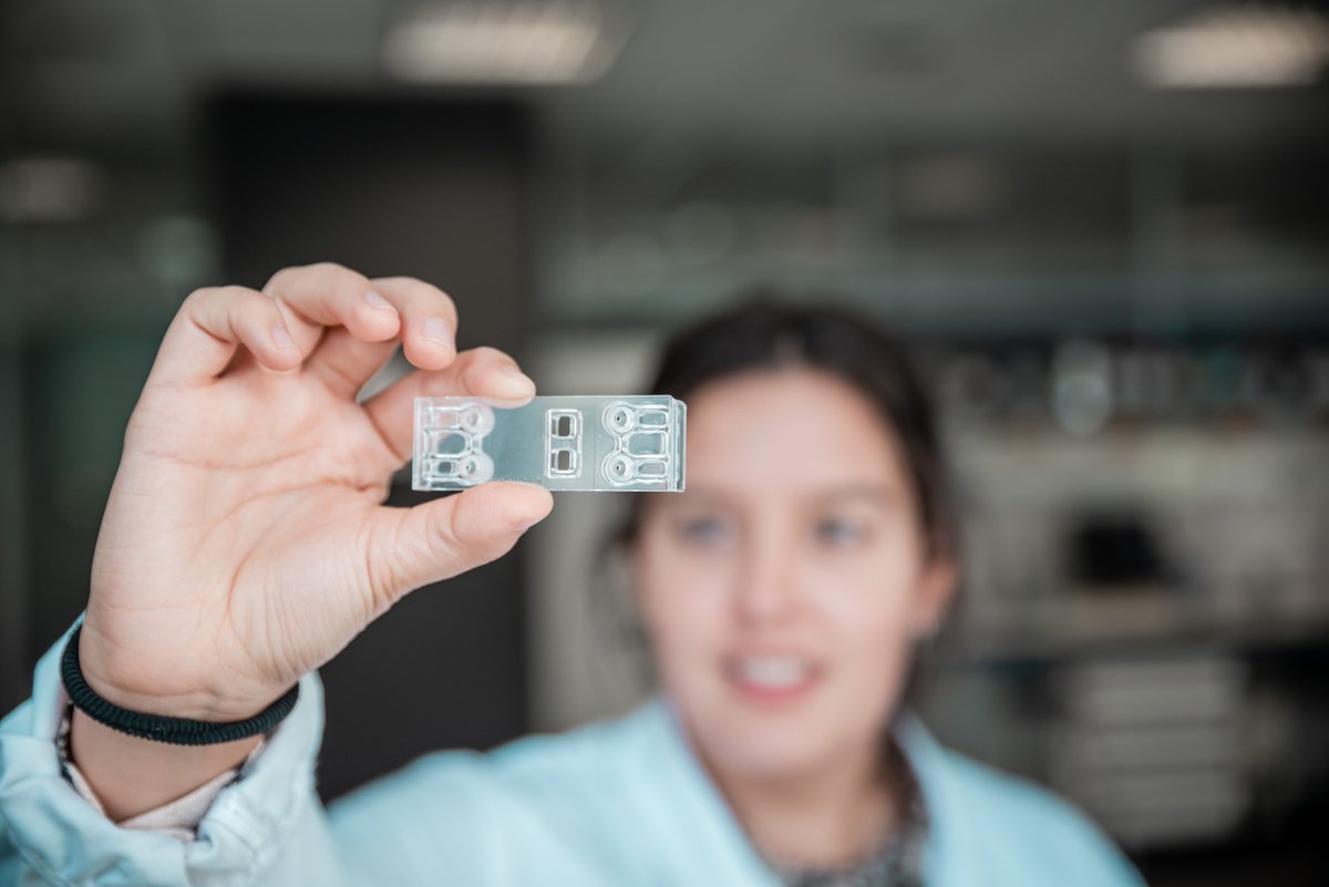 leartiker's tweet photo. #PolymersTechnology #Health ๐ค๐ฅ ๐๐๐๐๐๐๐๐ ๐ฉ๐ซ๐จ๐ฃ๐๐๐ญ, ๐๐๐ฏ๐๐ฅ๐จ๐ฉ๐ข๐ง๐ ๐ ๐ฆ๐ข๐๐ซ๐จ๐๐ฅ๐ฎ๐ข๐๐ข๐ ๐๐๐ฏ๐ข๐๐ ๐๐จ๐ซ ๐ฆ๐จ๐ง๐ข๐ญ๐จ๐ซ๐ข๐ง๐ ๐๐ง๐ญ๐ข๐๐ข๐จ๐ญ๐ข๐ ๐ฅ๐๐ฏ๐๐ฅ๐ฌ ๐ข๐ง ๐๐ซ๐ข๐ญ๐ข๐๐๐ฅ๐ฅ๐ฒ ๐ข๐ฅ๐ฅ ๐ฉ๐๐ญ๐ข๐๐ง๐ญ๐ฌ โถ๏ธ https://t.co/MqYjs32oJ2 #Elkartek2021 https://t.co/f6pDYugP0J
