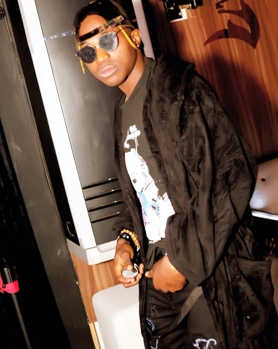 itsWillyWillz's tweet photo. ✓YBB
#finesse
Trust your heart if the seas catch fire, live by love though the stars walk backward.
•HYPE ROYAL•
WILLY WILLZ™
Maximum Fun @clubinfernolagos1
#punacliamanagement
😎♥️ @punaclia
#youngblackboy
#UbuntuLyf
#punacliamanagement
#Willywillz
#hyperoyal https://t.co/nceSpTCT38