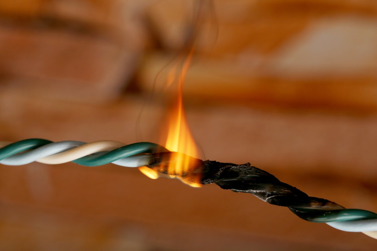 When shopping online, consumers expect the products they buy to be safe. But research by BEUC members across 🇪🇺 shows that products from online marketplaces continue to fail safety tests. It's time to make marketplaces liable! Here's what they found ⬇️ beuc.eu/publications/c…