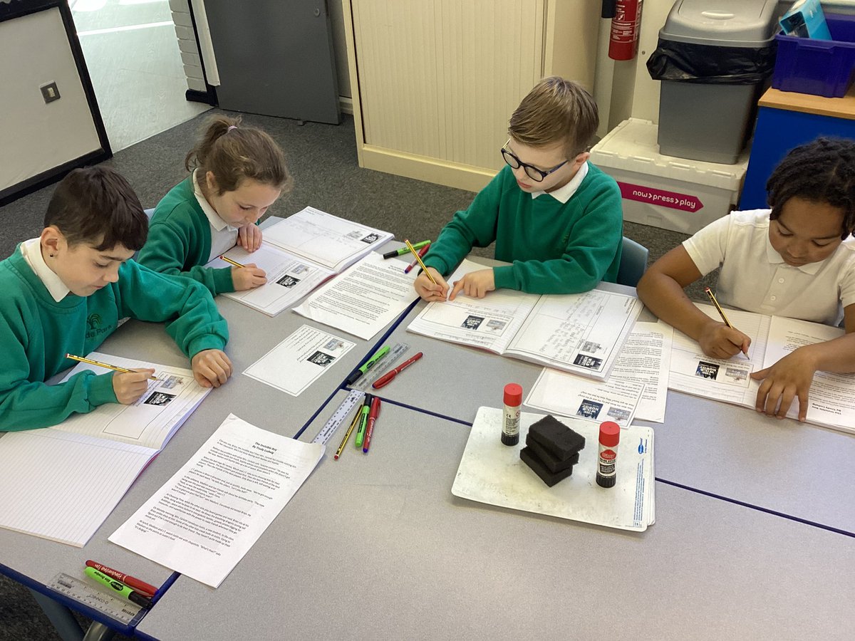 budeparkprimary's tweet photo. In 3/4LC, we completed our comparison on work in the Invisible Boy by Trudy Ludwig and The Wild Robot. We looked at how Roz and Brian were the same. Also, they explored how each character changes in their stories. #comparingtexts #guidedreading @HumberEdTrust @budeparkprimary https://t.co/MjReJXxxoo
