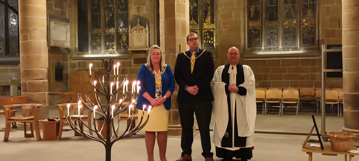 WakeCathedral's tweet photo. Thank you to all who visited us yesterday for our Peace Vigil and Choral Evensong with prayers for Ukraine. πΊπ¦
Prayer cards and prayer station will remain in place in the cathedral & #CathedralKitchen will continue their collection to support the @BritishRedCross #UkraineAppeal. https://t.co/2QJN3QPkN4