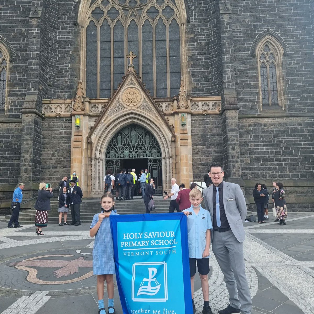 HolySaviourPS's tweet photo. Happy St Patrick’s Day ☘️

Today, as part of the Catholic Education Week, our School Captains joined with other Catholic Schools for Mass at St Patrick's Cathedral. @CEMelbourne
#cityofmonash #whitehorsecc #ourcatholicschools
#school #vermontsouth #catholicmelb #primaryschool https://t.co/YHlEfxObHD