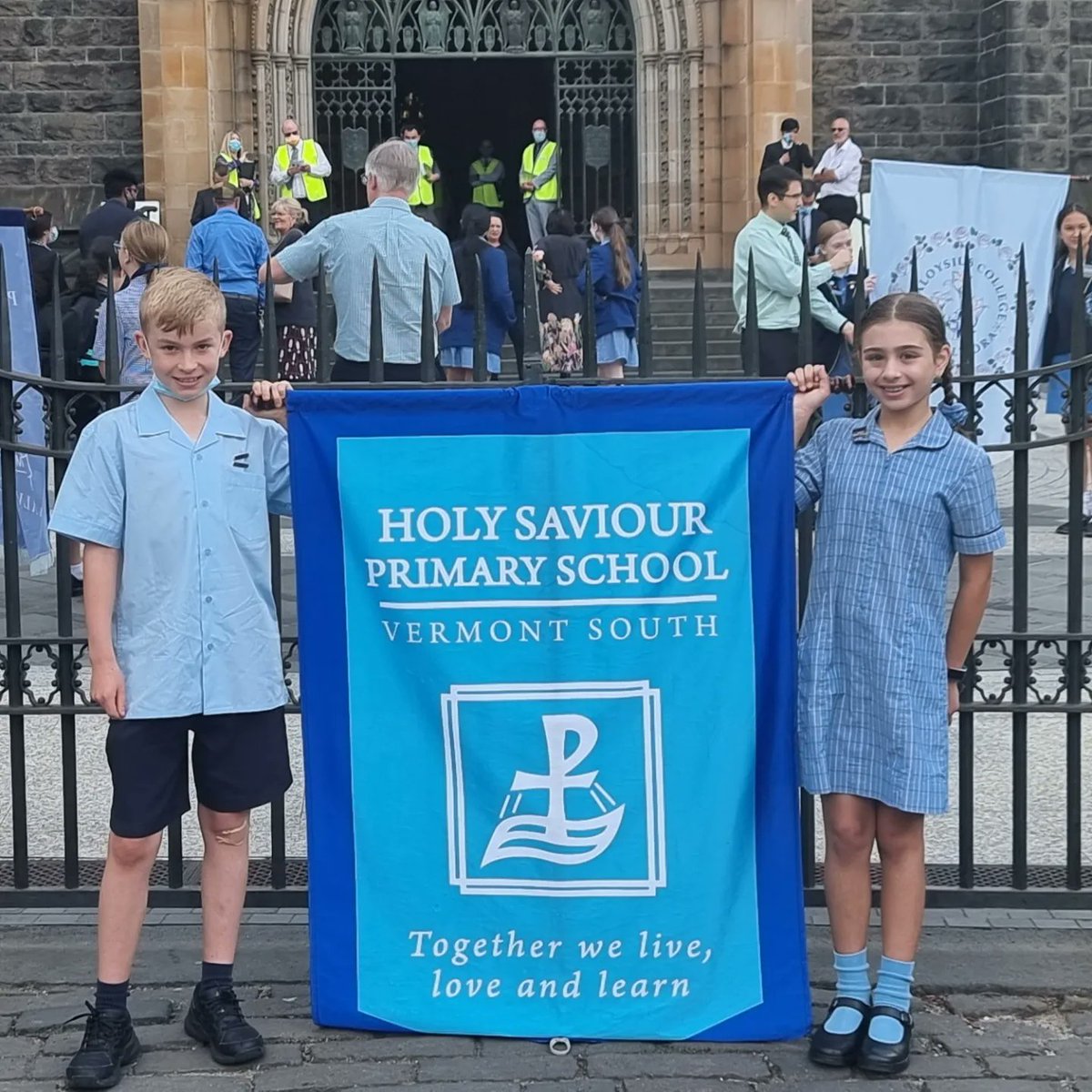 HolySaviourPS's tweet photo. Happy St Patrick’s Day ☘️

Today, as part of the Catholic Education Week, our School Captains joined with other Catholic Schools for Mass at St Patrick's Cathedral. @CEMelbourne
#cityofmonash #whitehorsecc #ourcatholicschools
#school #vermontsouth #catholicmelb #primaryschool https://t.co/YHlEfxObHD