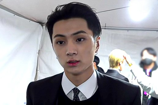 0420MEDIA's tweet photo. this #enhypen_jay look is so attractive https://t.co/1RBqS8i88y