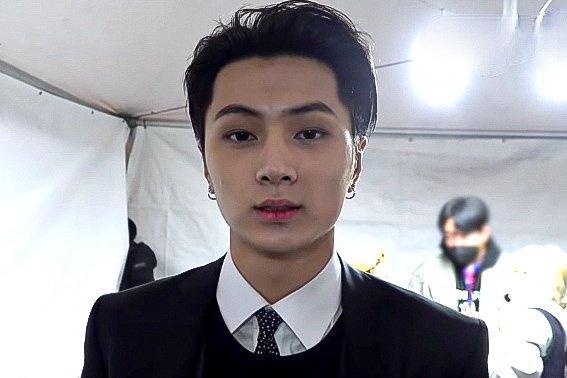 0420MEDIA's tweet photo. this #enhypen_jay look is so attractive https://t.co/1RBqS8i88y