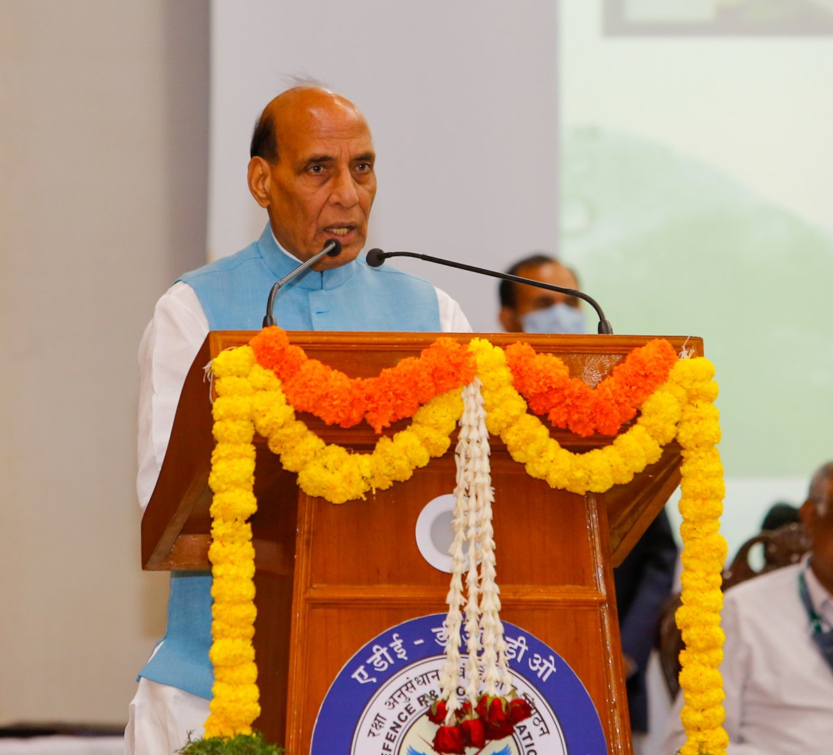 SpokespersonMoD's tweet photo. Raksha Mantri Shri @rajnathsingh today inaugurated #FlightControlSystem Integration facility at #AeronauticalDevelopmentEstablishment in Bengaluru in the presence of Chief Minister of Karnataka Shri @BSBommai and Chairman @DRDO_India Dr G Satheesh Reddy.
https://t.co/ZsNK2GQC4V https://t.co/Voyr7uJ5Ja