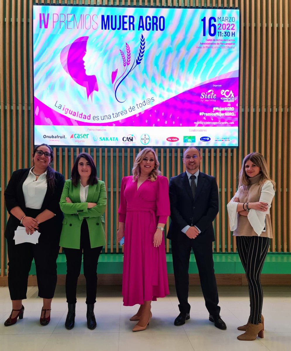 BarbaraAguayoM3's tweet photo. Una vez más el sector se reúne para hablar de #Igualdad. 

Todo un éxito en estos IV Premios #MujerAgro 🏆

Gracias a todas las personas, empresas, instituciones, sindicatos… por colaborar una vez más en esta edición y sobre todo mi gran #TeamSieteA https://t.co/3rPMFT0H1X