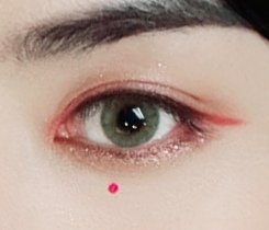 100409tt's tweet photo. Son Dongju's eye-makeup for blood moon tour is absolutely beautiful ✨ https://t.co/kvKMu3zYQH