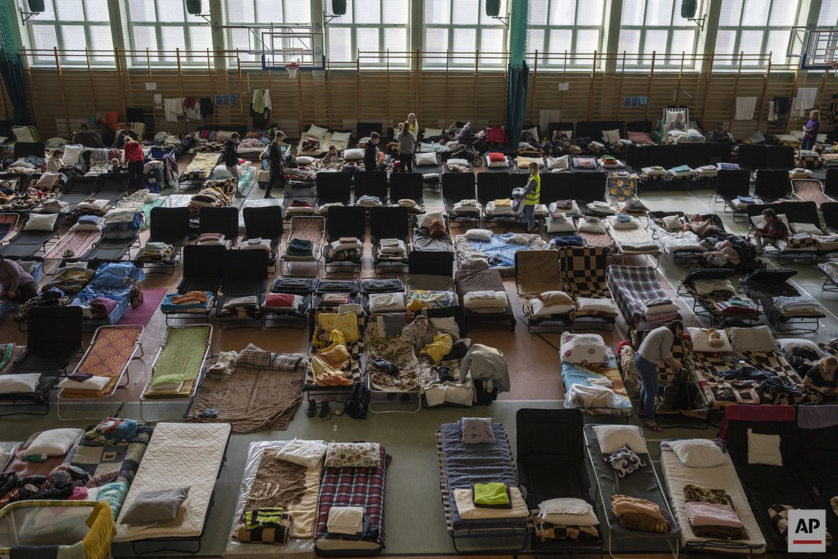 PGiannakouris's tweet photo. One year old Vlad with his mother Natasha are seen inside an indoor sports stadium being used as a refugee center, in the village of Medyka, a border crossing between Poland and Ukraine, on Tuesday, March 15, 2022.
#refugges #Ukraine
@apnews @pgiannakouris https://t.co/Z2tRdg7pxG
