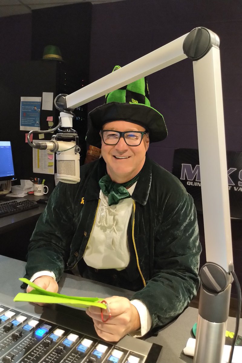 SeanKelly97's tweet photo. #HappyStPatricksDay #2022 @MIX97radio @BellevilleON #irishfun https://t.co/qEvLHUhCjr