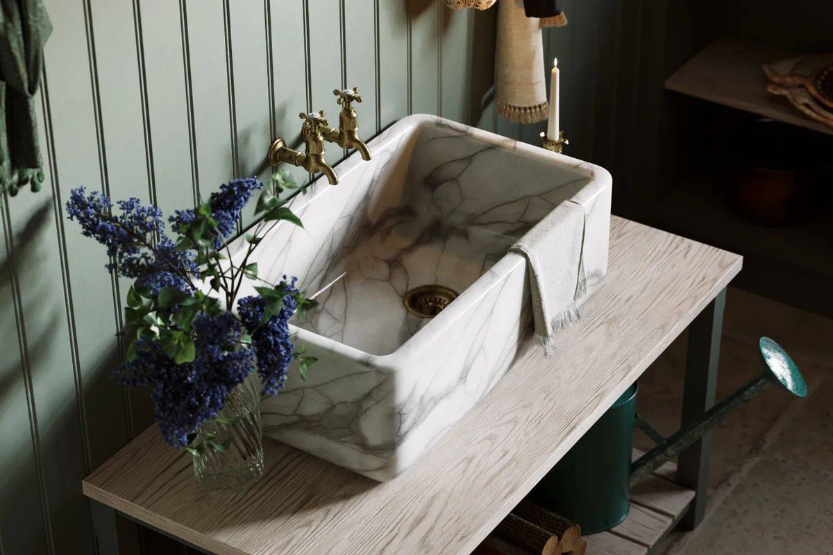 Bootroom country chic at its finest! Marble and brass bring this bootroom to a whole other level of elegance. A practical space can also be a beautiful space! 

#sinkie #marblesink #brasstaps #bespoke #bootroom