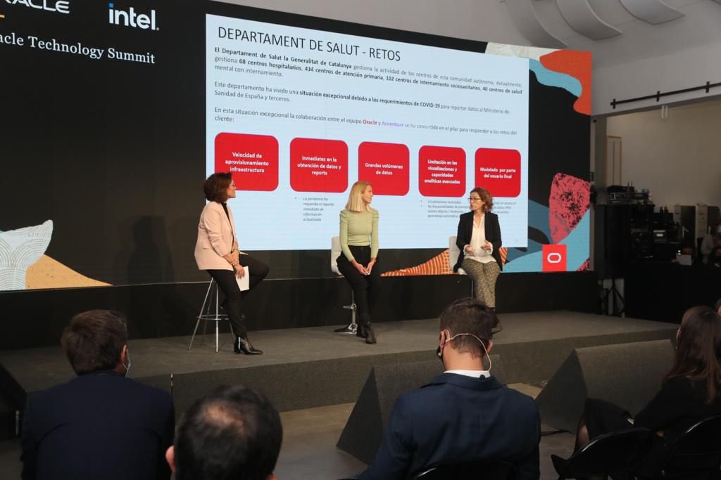 francescmaspuig's tweet photo. Proud to see Pioi Rodenas & Saray Velasco presenting in the Oracle Technology Summit an Advanced Analyctics project applied to COVID, where is possible to predict critical deceases depending on paramenters like: vactination, age of the patient, … #oracletechsummit https://t.co/4rV67WKby2