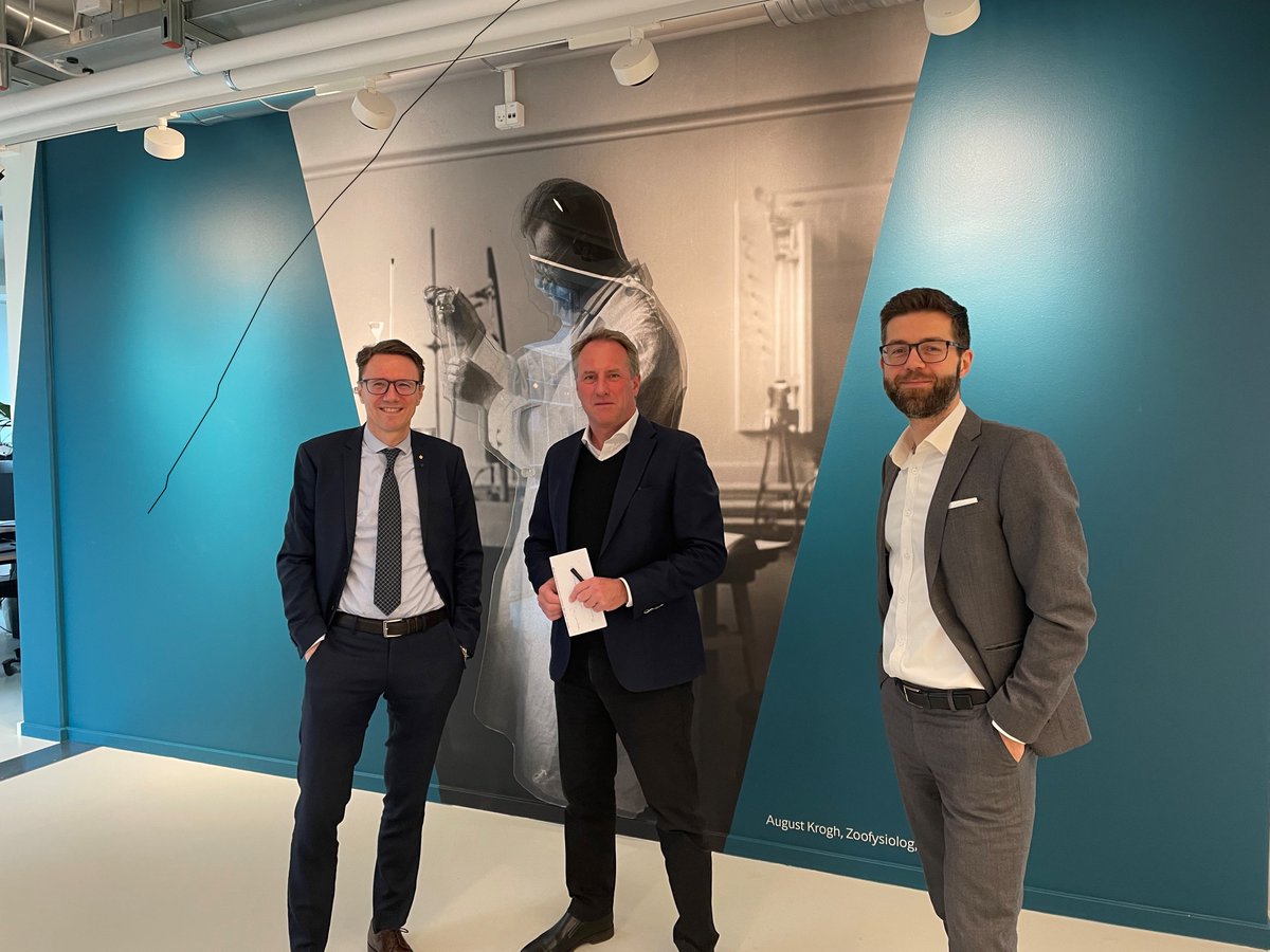 BioCPH's tweet photo. It was a pleasure to have @LarsSandahlS, the CEO of @DanskIndustri and @pedsog, Head of DI Life Science, visiting us here at @BioCPH. 
DI plays a key role in creating the best conditions for the companies and stakeholders taking part in the thriving life science ecosystem. https://t.co/MgJPnsphiW