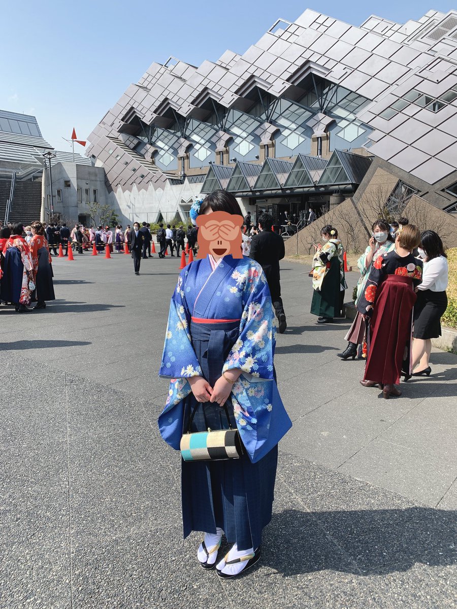 techi1208's tweet photo. 卒業してきた🎓🌸 https://t.co/LBIUJXc66E